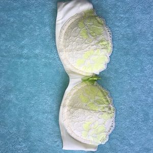 Adore me strapless (READ DESCRIPTION)!!